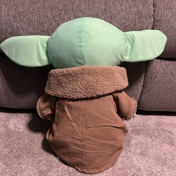 Disney Star Wars HUGE Yoda Plush Toy - Picture 2 of 8